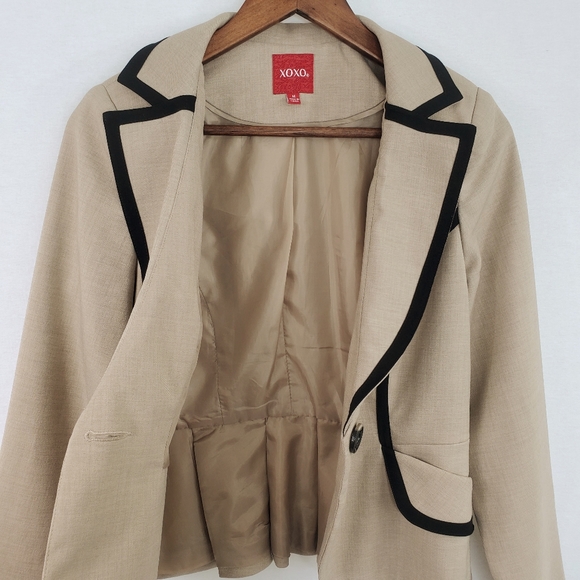 XOXO Tan Women's Three Piece Blazer Suit - Picture 4 of 16